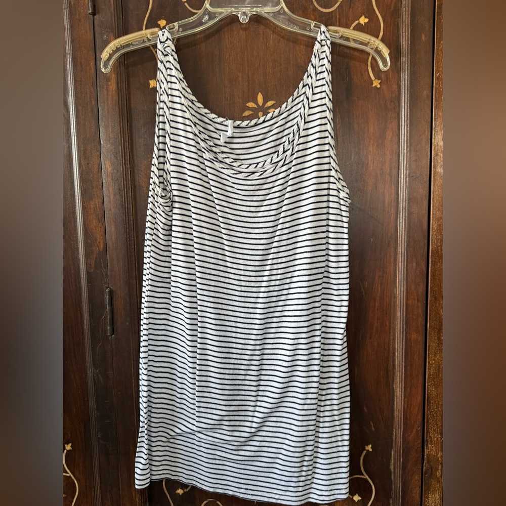 BUN Maternity NURSING  Striped Sleeveless Top - Black and White